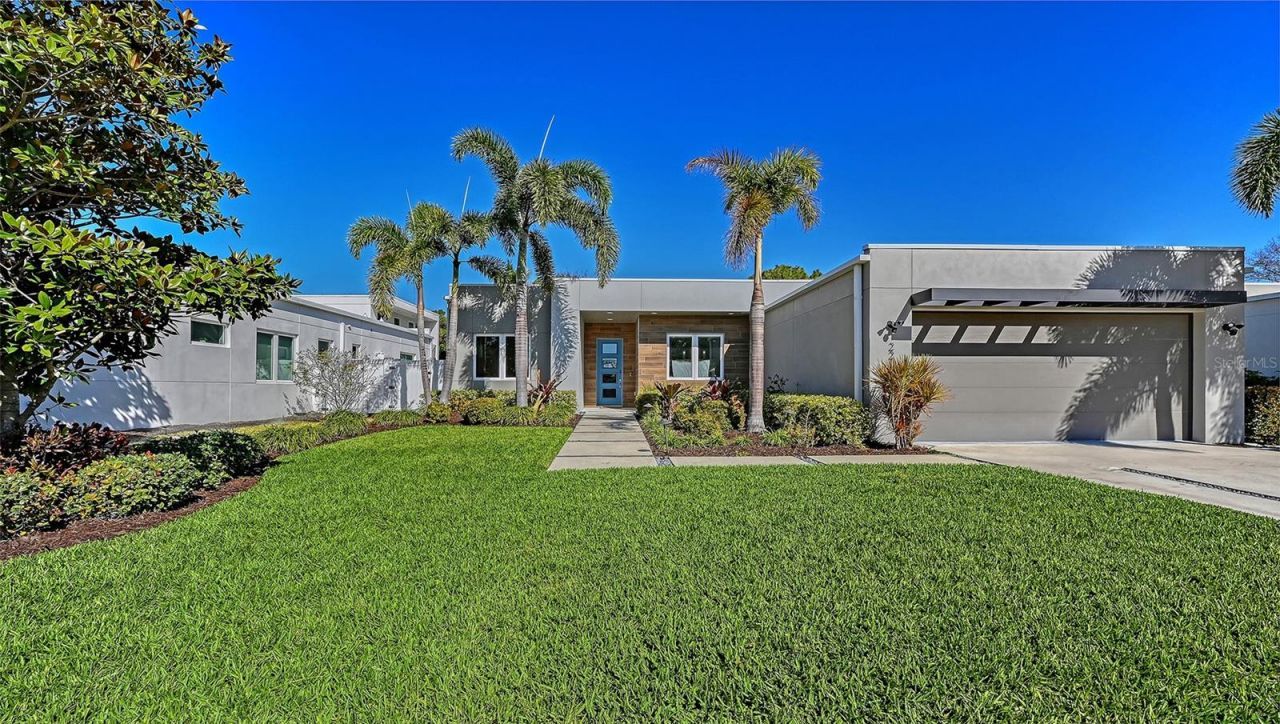 2215 Datura Street, Sarasota, FL 34239 Photo