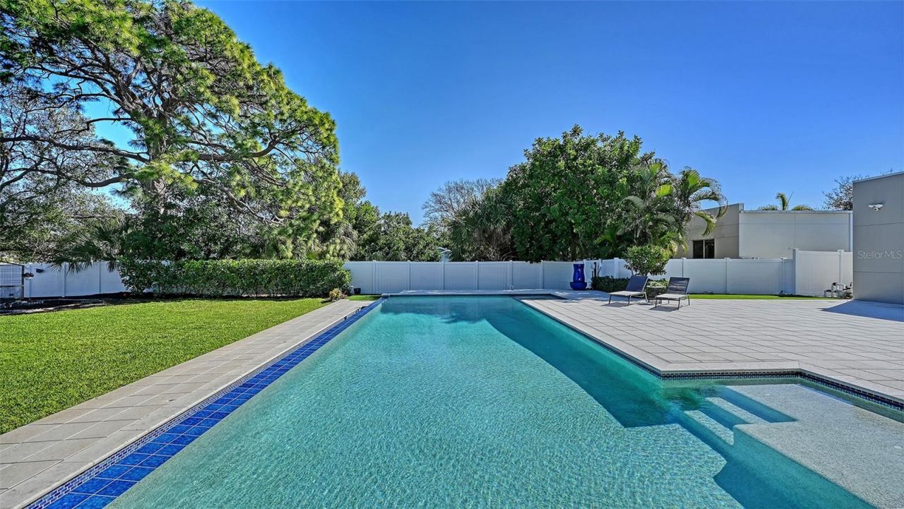 2215 Datura Street, Sarasota, FL 34239 Photo