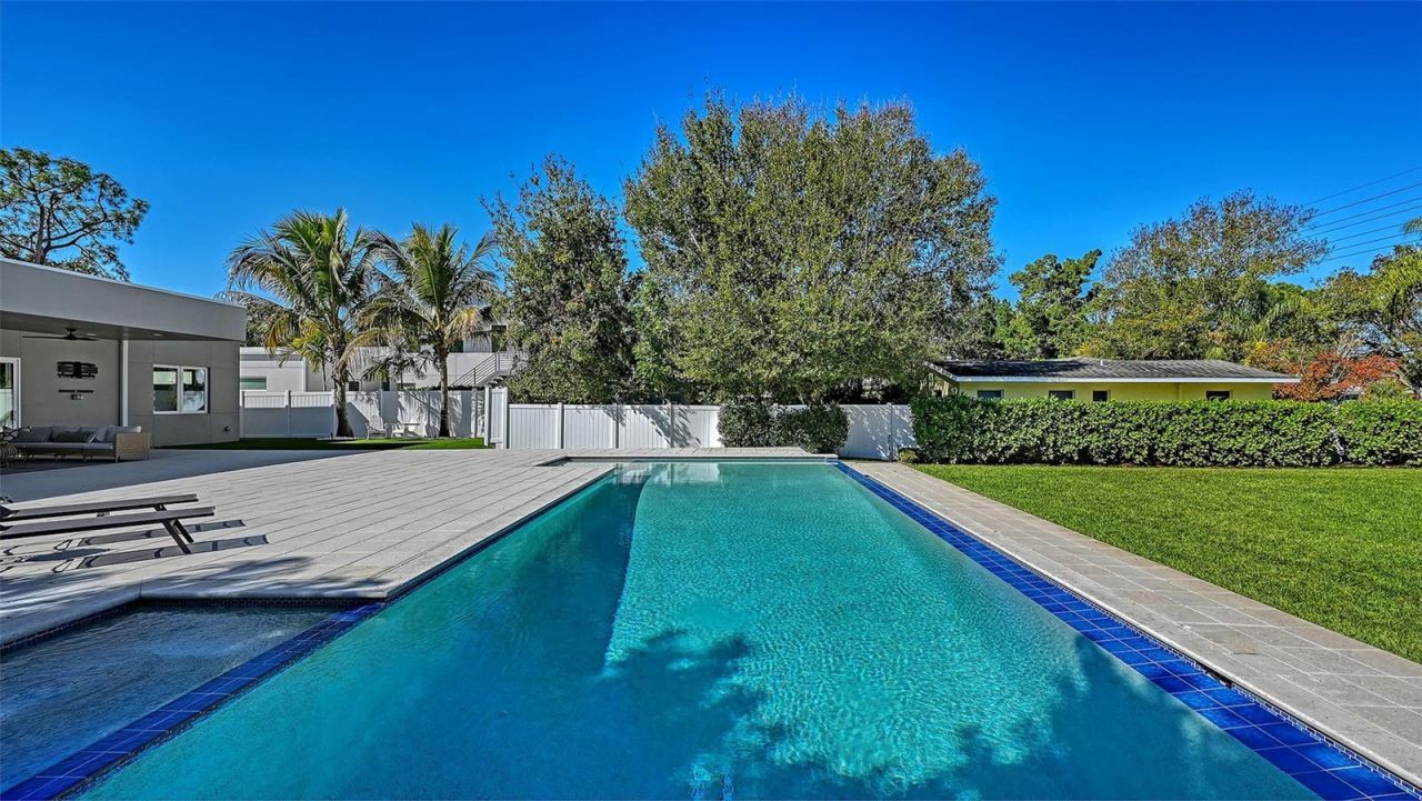2215 Datura Street, Sarasota, FL 34239 Photo