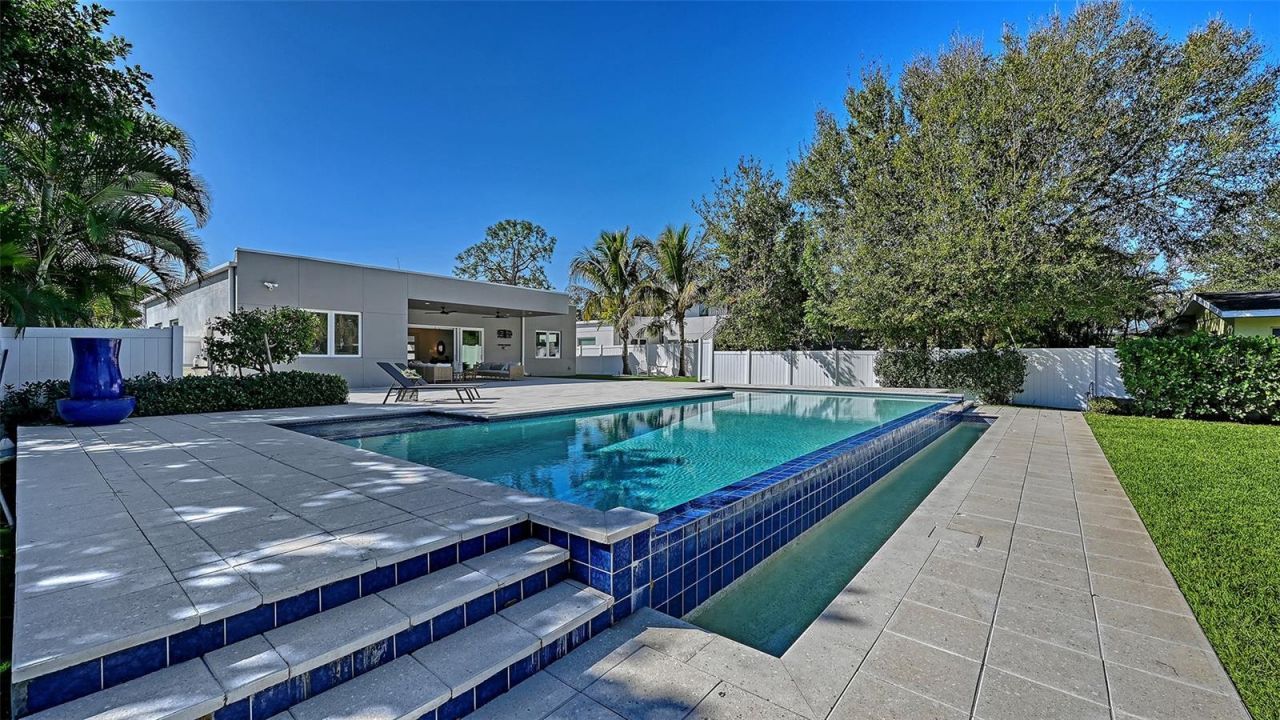 2215 Datura Street, Sarasota, FL 34239 Photo