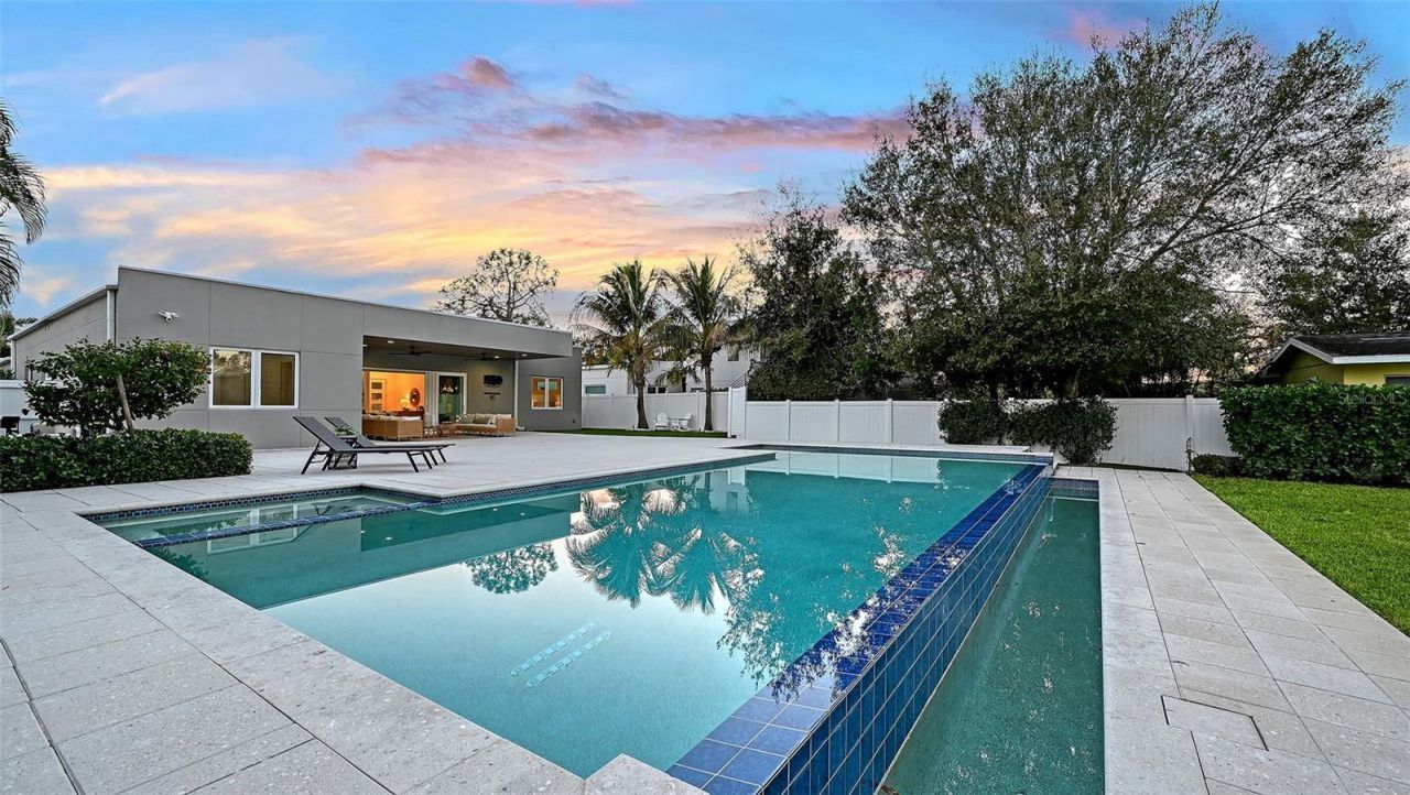 2215 Datura Street, Sarasota, FL 34239 Photo