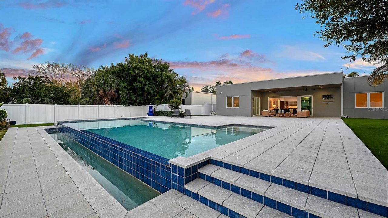 2215 Datura Street, Sarasota, FL 34239 Photo