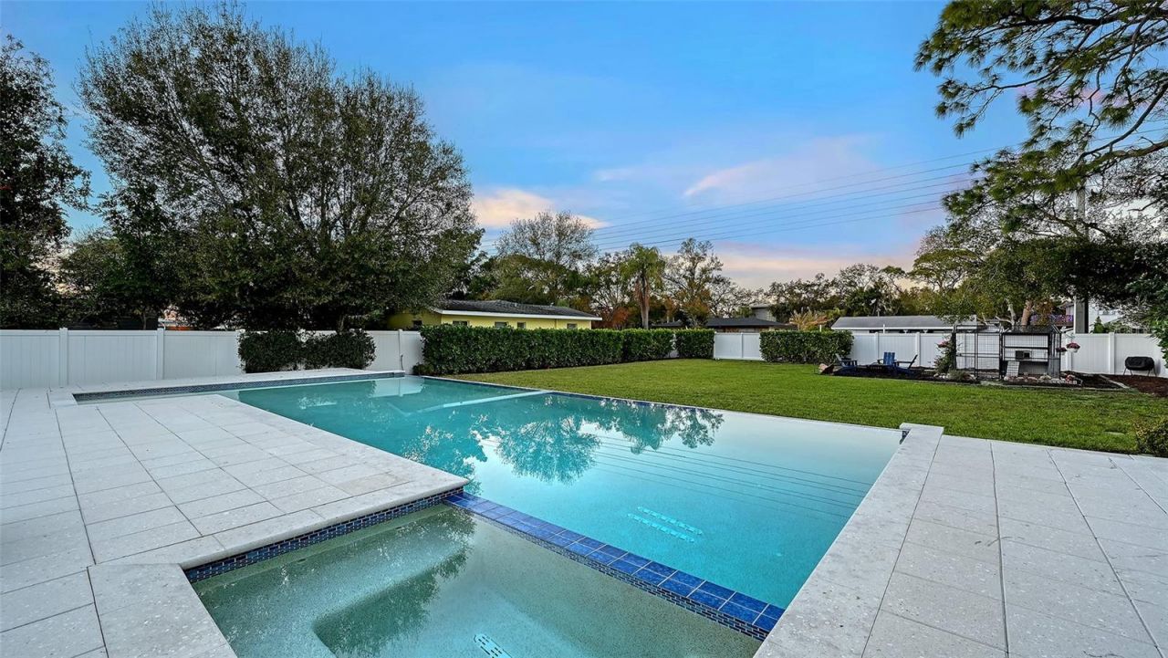 2215 Datura Street, Sarasota, FL 34239 Photo