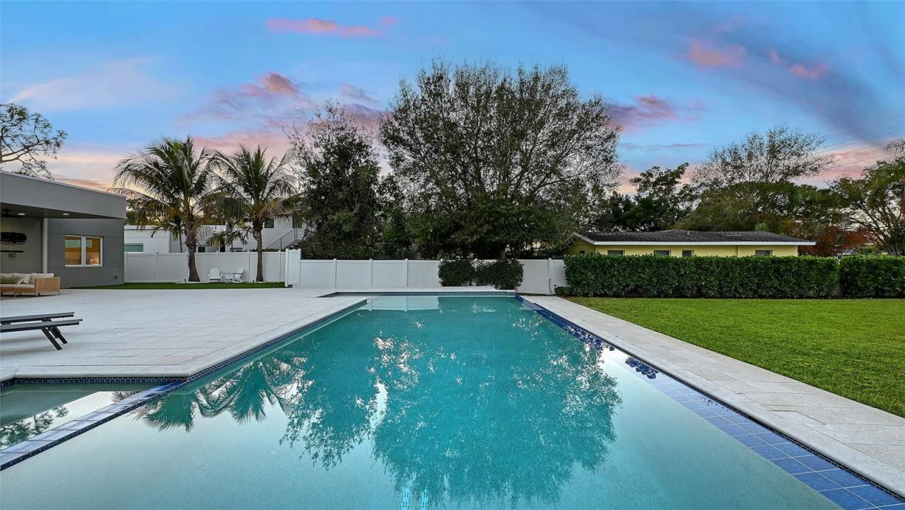 2215 Datura Street, Sarasota, FL 34239 Photo