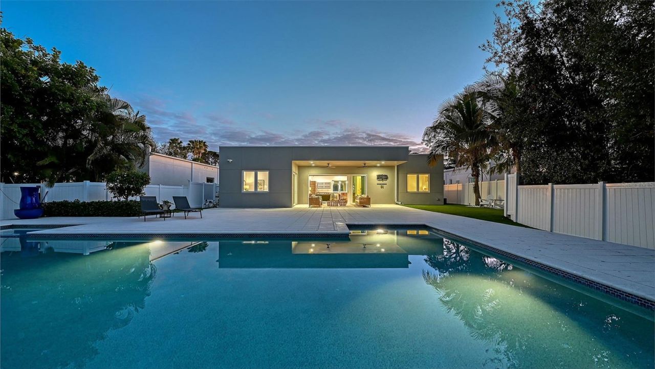 2215 Datura Street, Sarasota, FL 34239 Photo