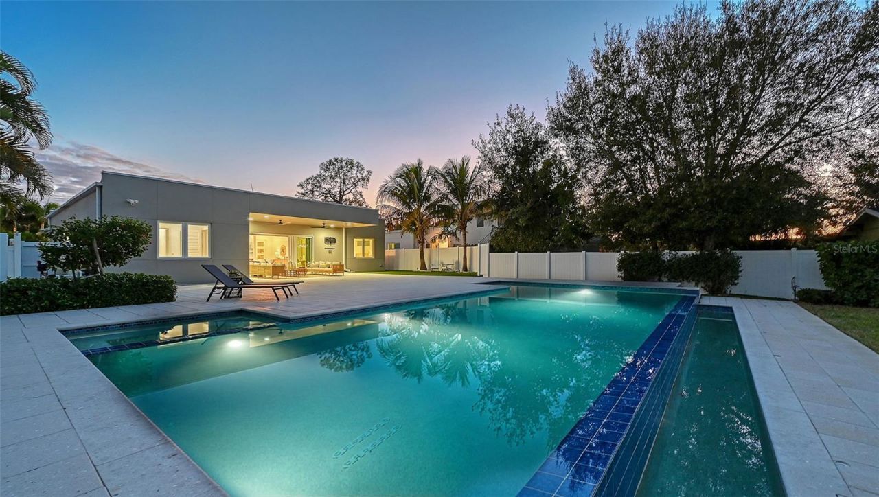 2215 Datura Street, Sarasota, FL 34239 Photo