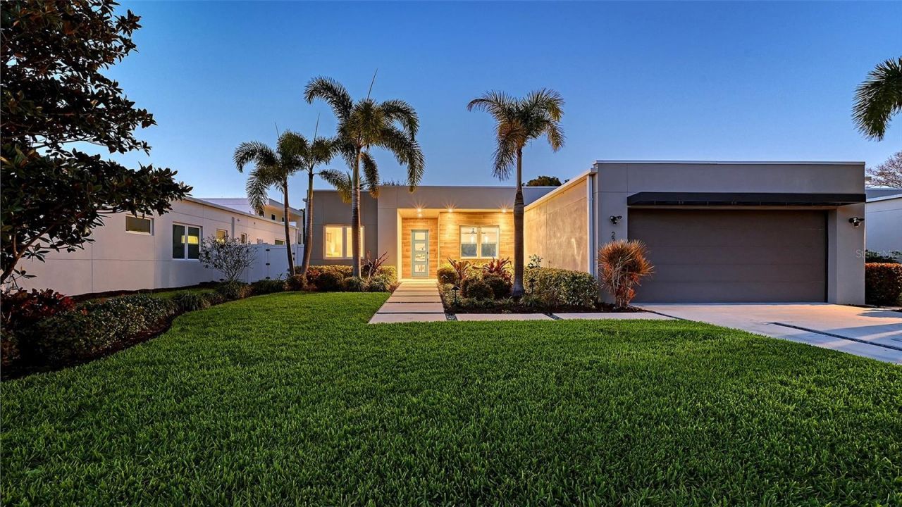 2215 Datura Street, Sarasota, FL 34239 Photo