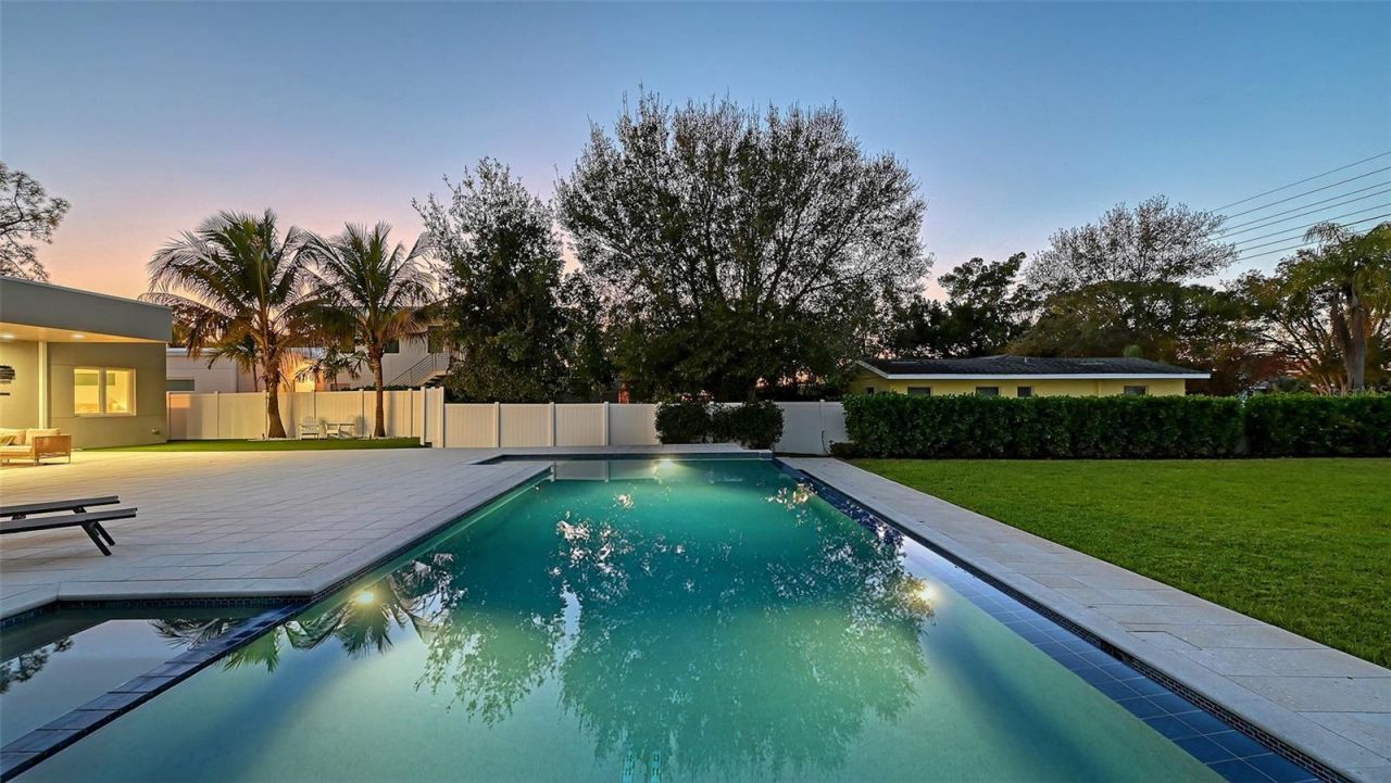 2215 Datura Street, Sarasota, FL 34239 Photo