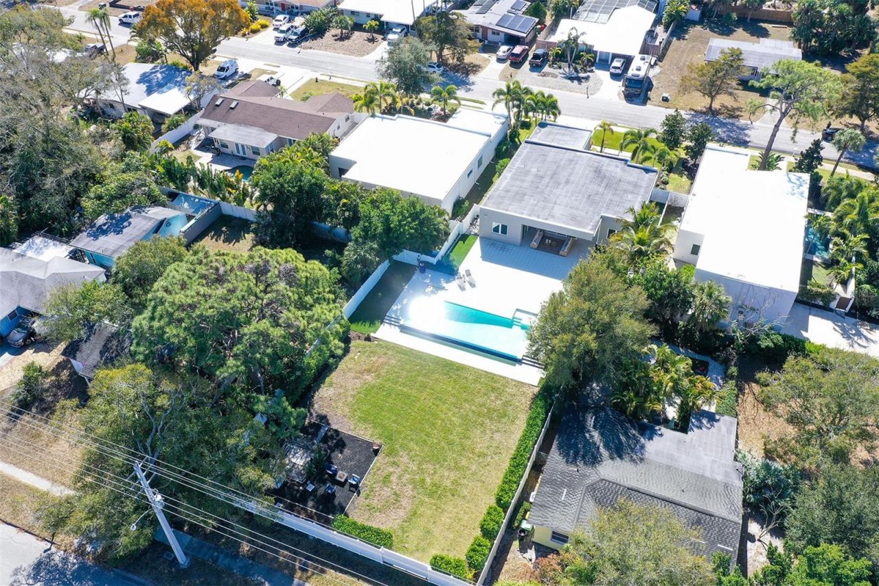 2215 Datura Street, Sarasota, FL 34239 Photo