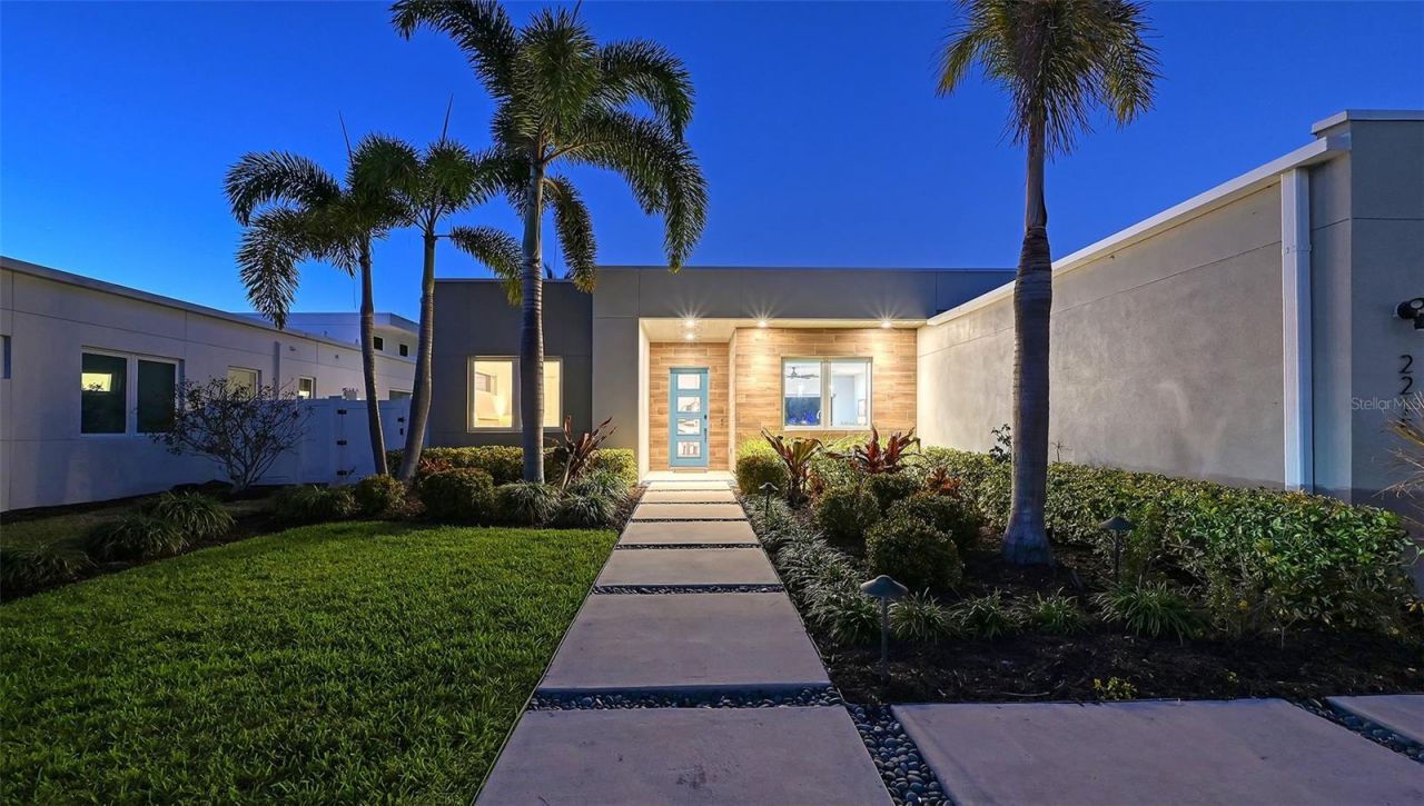 2215 Datura Street, Sarasota, FL 34239 Photo