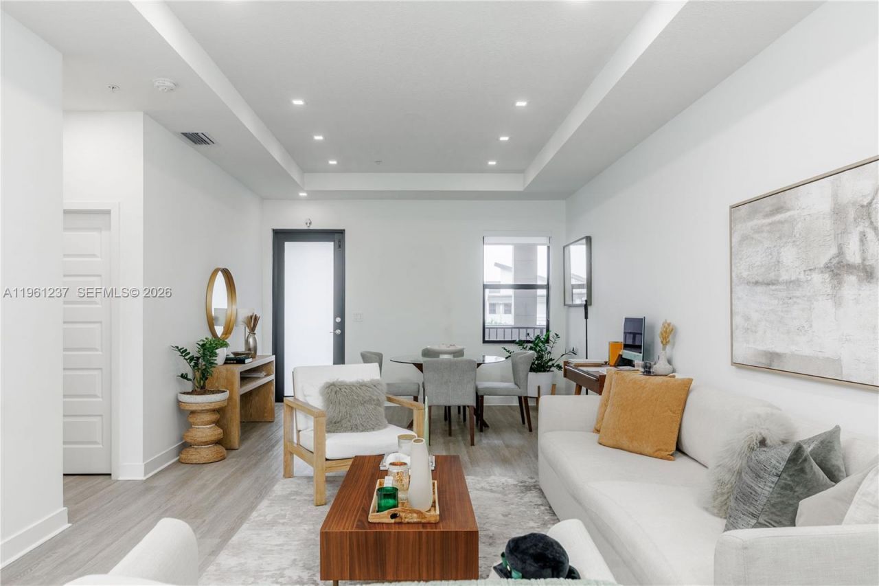 7831 NW 104th Ave , Unit 32, Doral, FL 33178 Photo