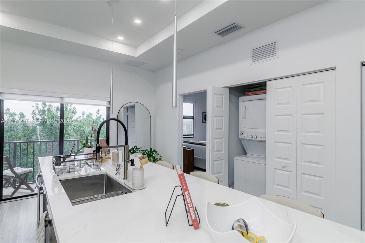 7831 NW 104th Ave , Unit 32, Doral, FL 33178 Photo