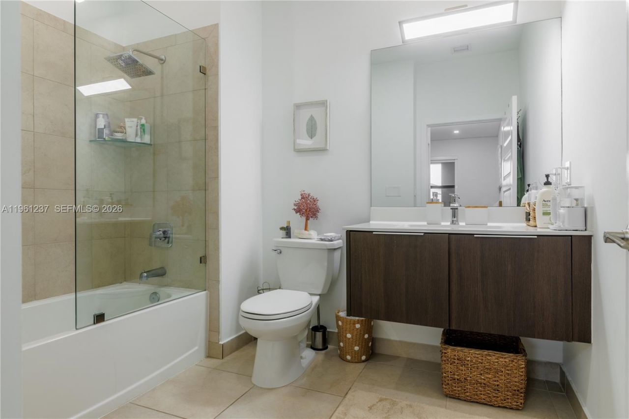 7831 NW 104th Ave , Unit 32, Doral, FL 33178 Photo