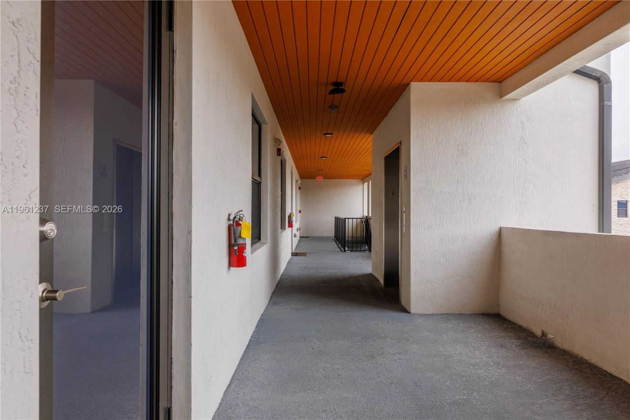 7831 NW 104th Ave , Unit 32, Doral, FL 33178 Photo