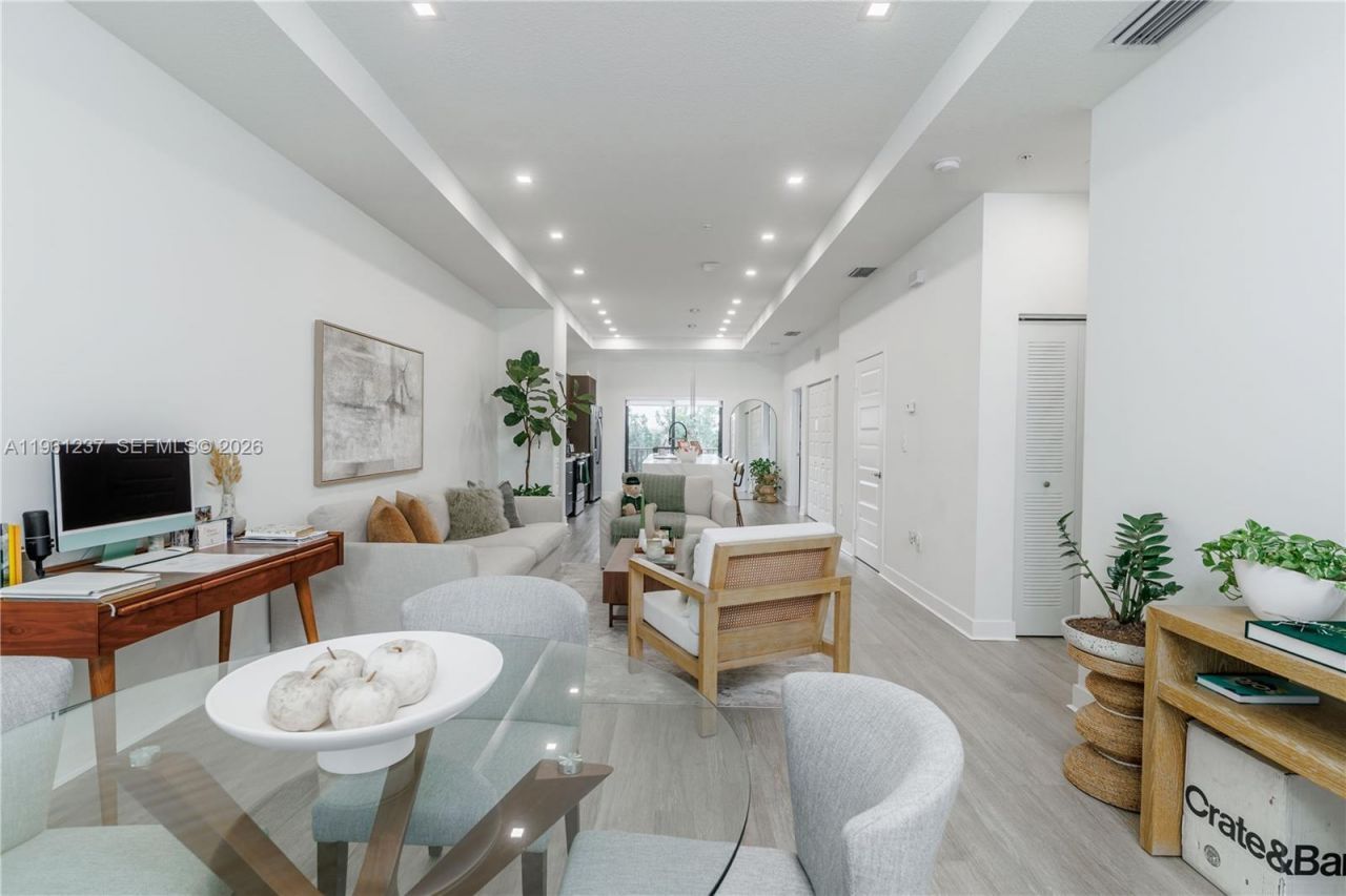 7831 NW 104th Ave , Unit 32, Doral, FL 33178 Photo