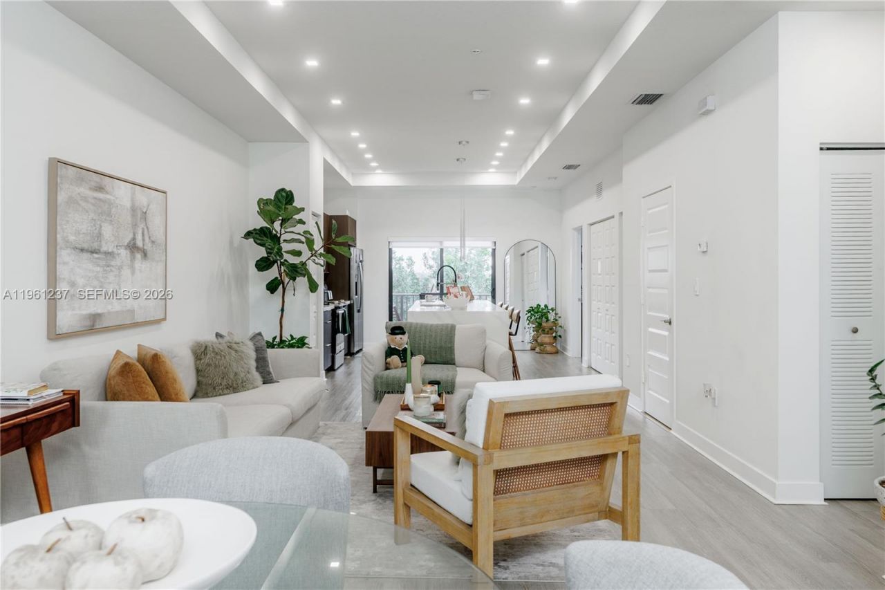 7831 NW 104th Ave , Unit 32, Doral, FL 33178 Photo