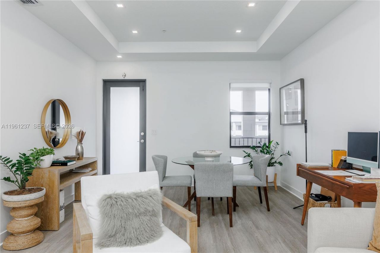 7831 NW 104th Ave , Unit 32, Doral, FL 33178 Photo