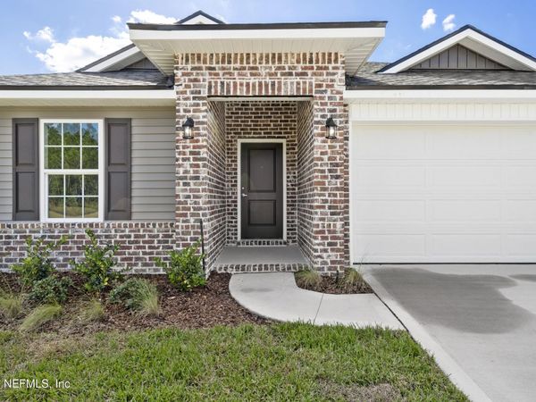 8357 HELMSLEY Boulevard, Jacksonville, FL 32219