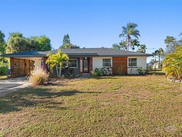 3945 Edgewood AVE, FORT MYERS, FL 33916
