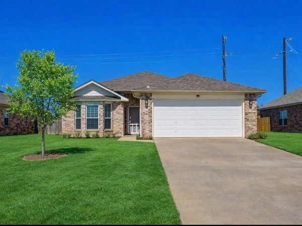 3511 Austin Street, Gainesville, TX 76240