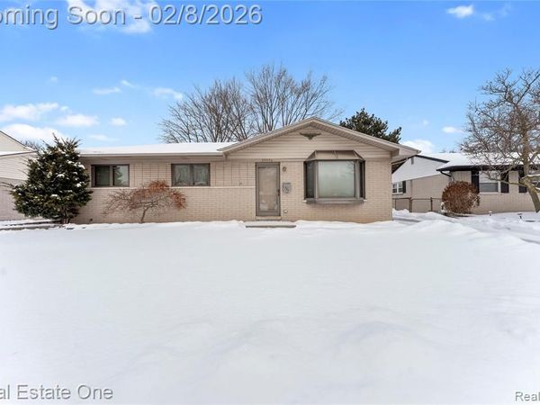 25556 Rusty Street, Taylor, MI 48180