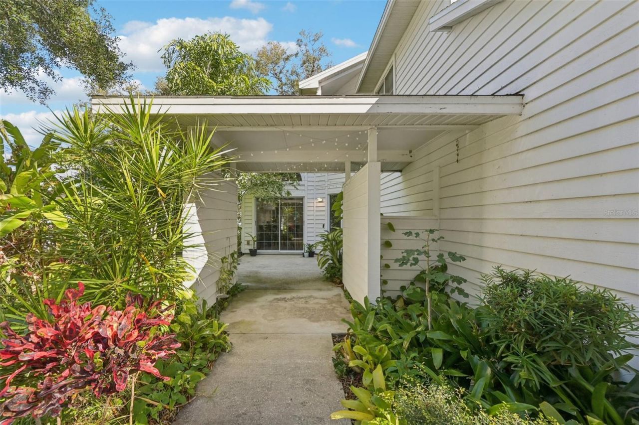 6704 Arbor Oaks Drive, Bradenton, FL 34209 Photo