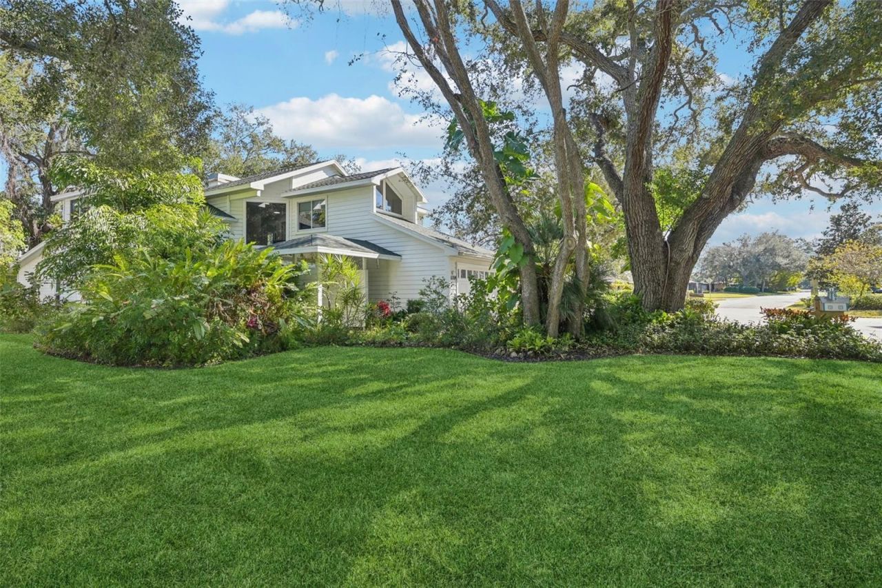 6704 Arbor Oaks Drive, Bradenton, FL 34209 Photo