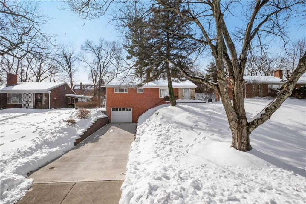 656 Oxford Blvd, Pittsburgh, PA 15243 Main Photo