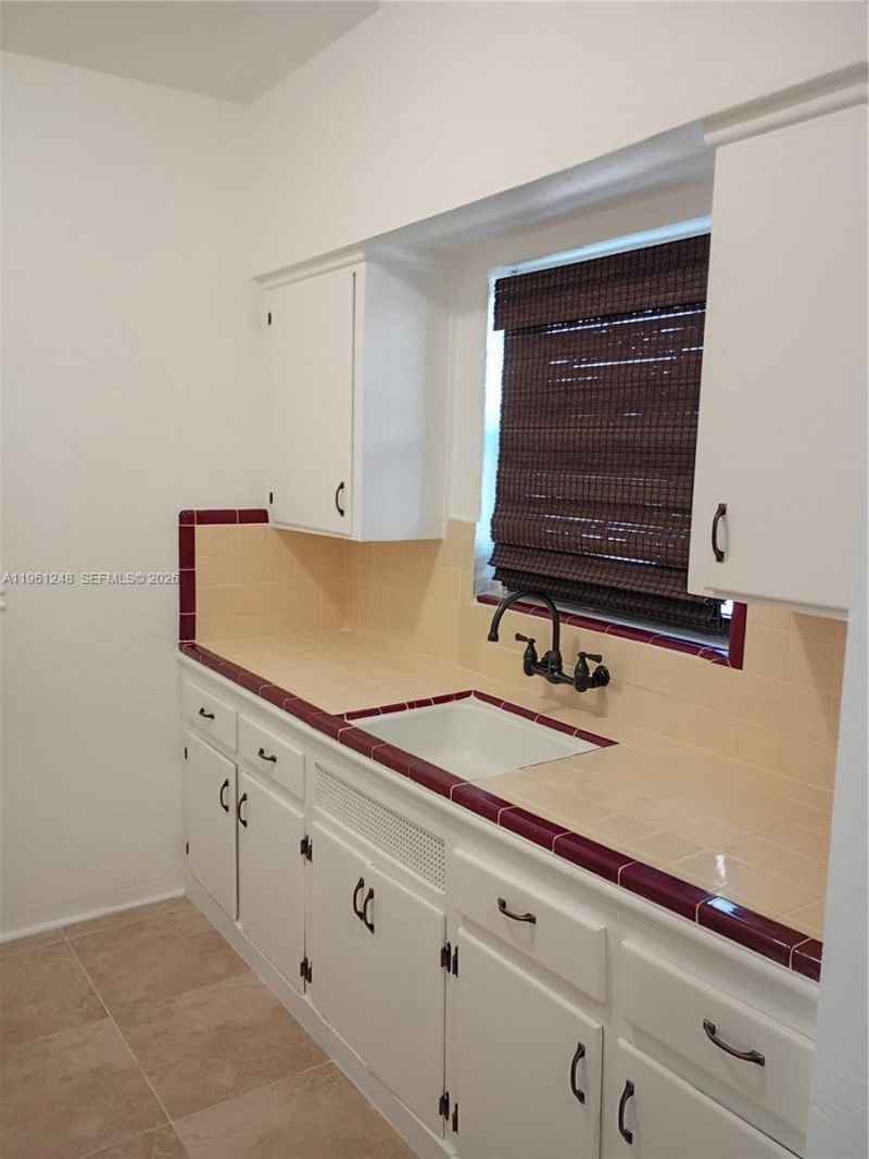 235 83rd St, Unit 3, Miami Beach, FL 33141 Photo