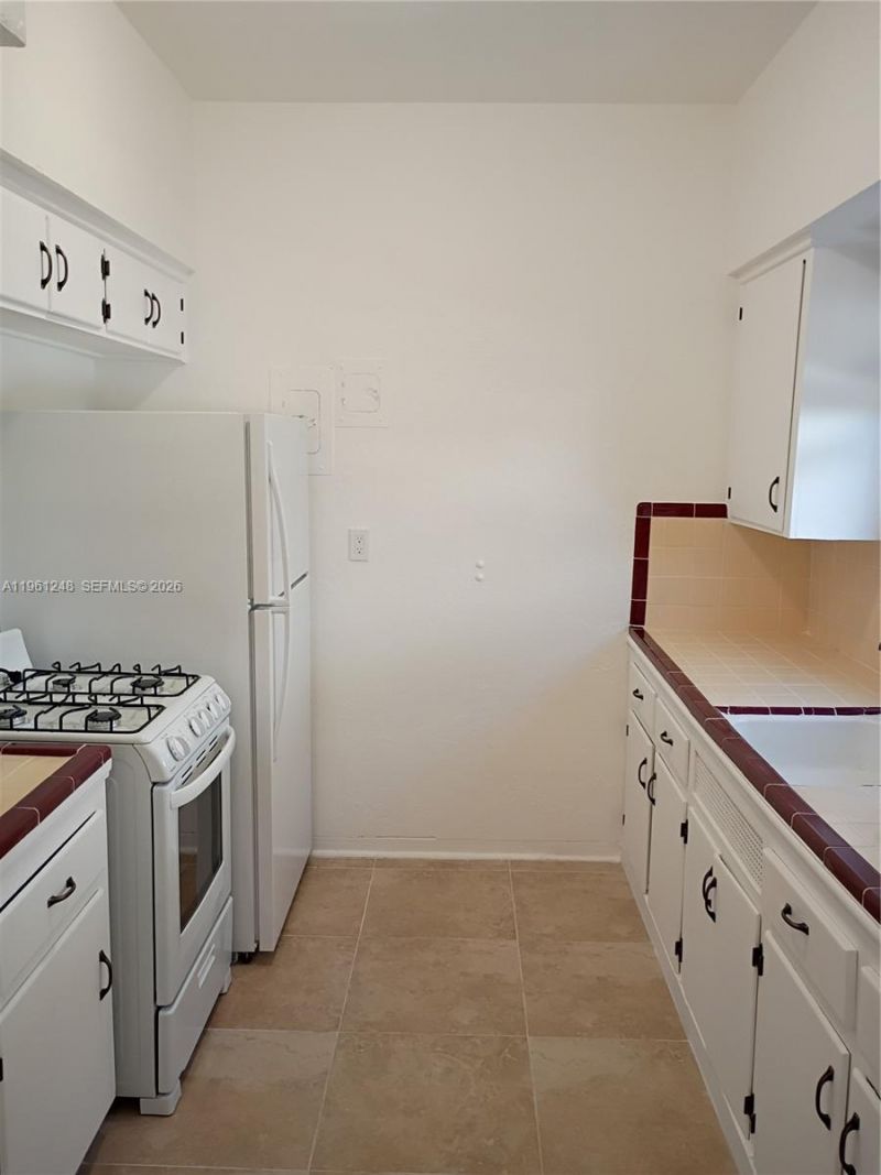 235 83rd St, Unit 3, Miami Beach, FL 33141 Photo