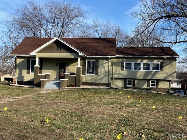920 E Beaumont Avenue , Greenville, IL 62246