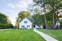 27 Fitzroy Drive photo 4