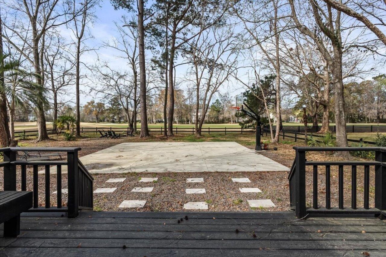 27 Fitzroy Drive Photo 39
