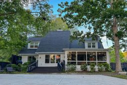 27 Fitzroy Drive photo 4