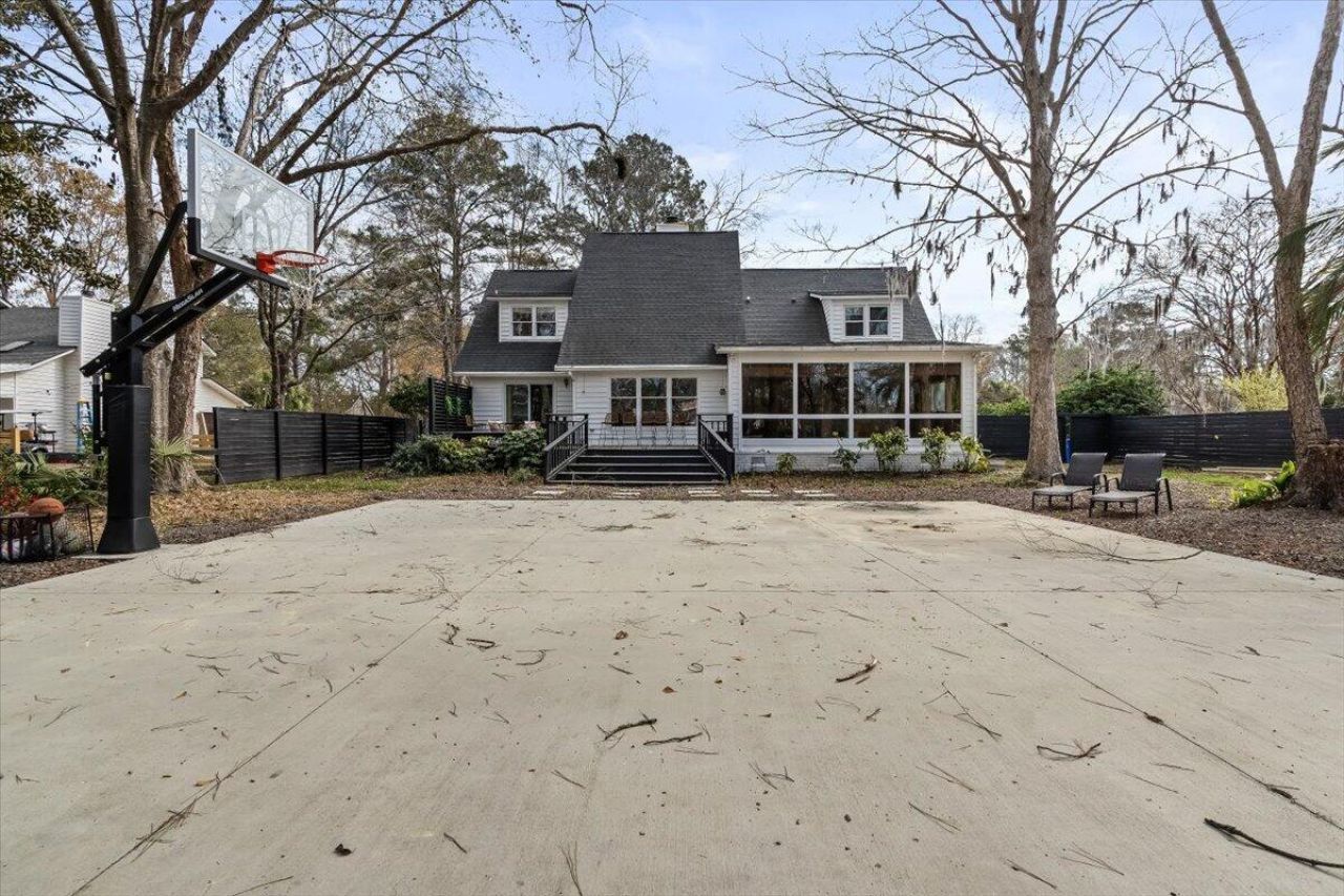 27 Fitzroy Drive Photo 43