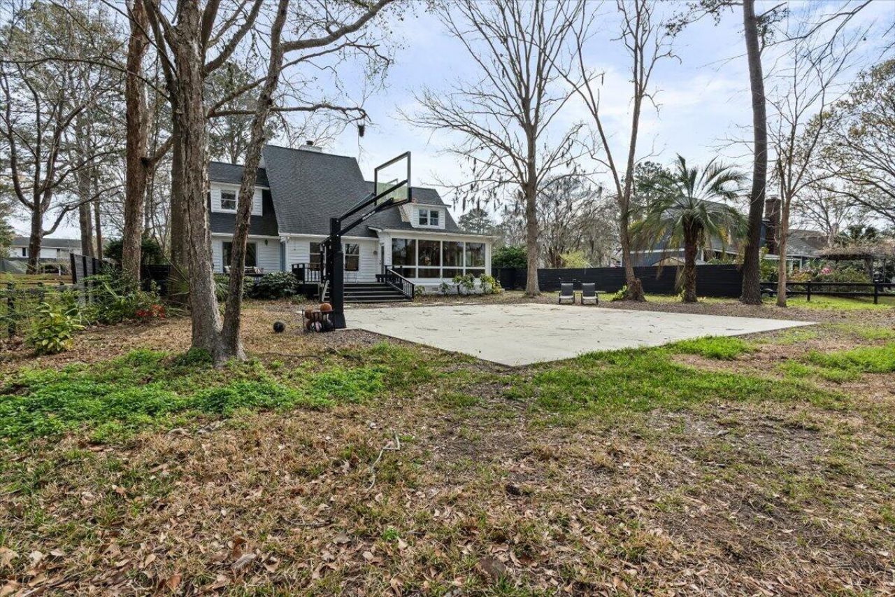 27 Fitzroy Drive Photo 44