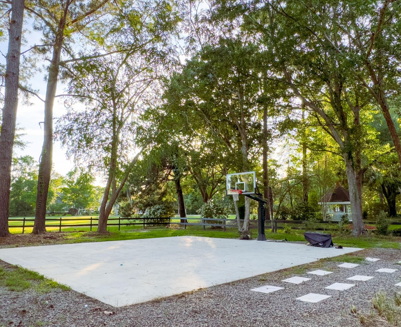 27 Fitzroy Drive Photo 6