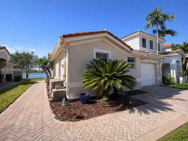 4760 SW 163rd Pl, Miami, FL 33185