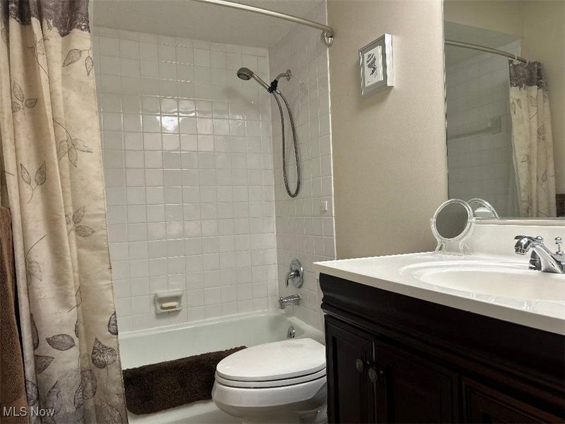 940 Trimble Place, Sagamore Hills, OH 44067 Photo 26