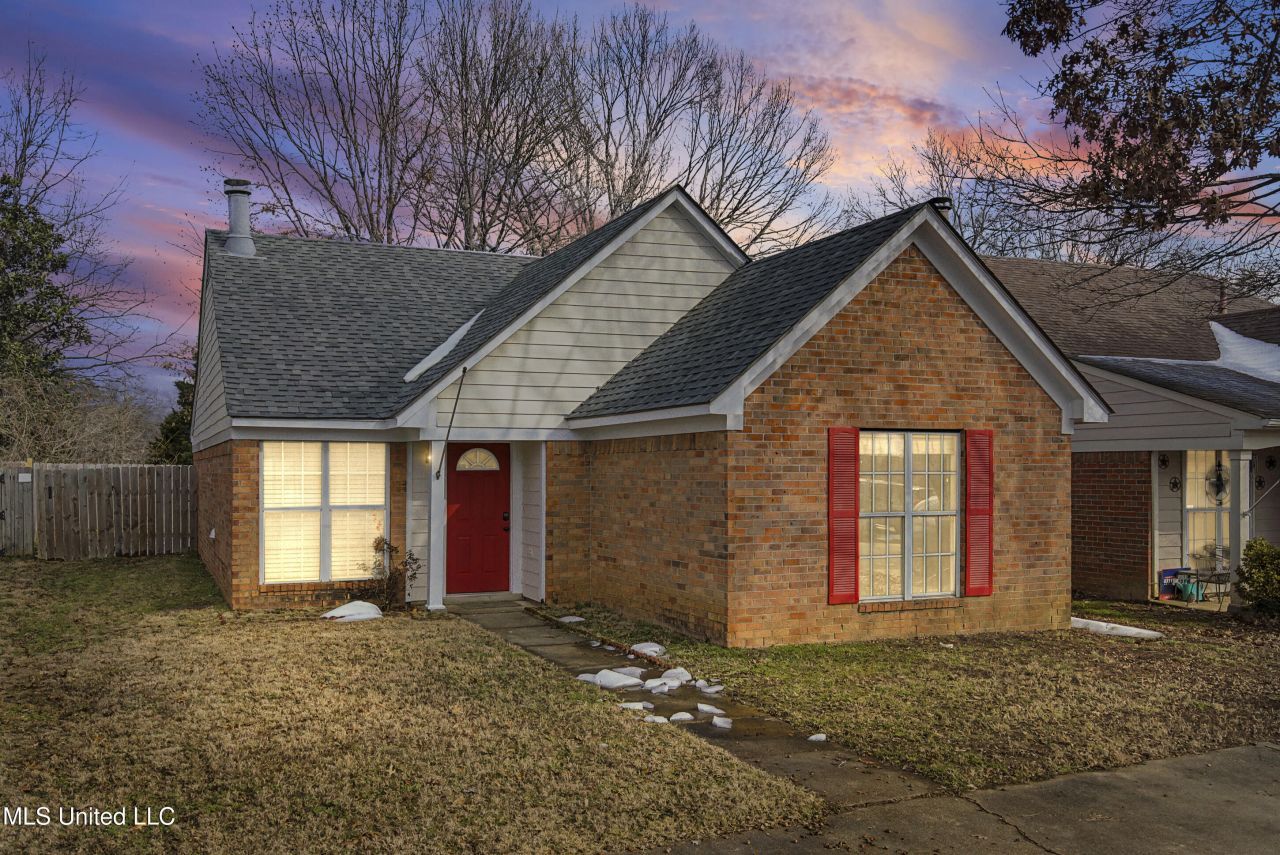 1260 N Payton Drive, Southaven, MS 38671 Main Photo