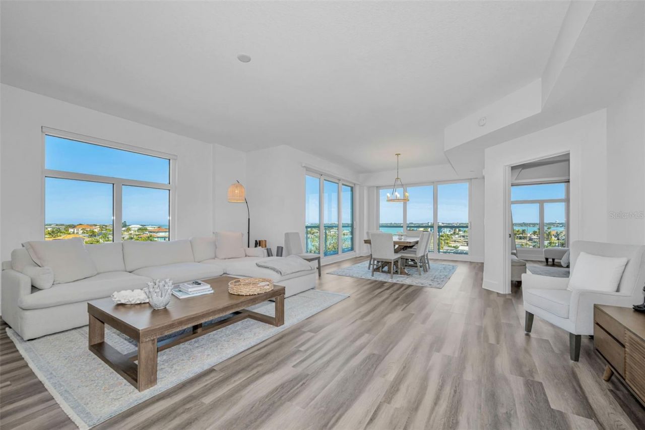 415 Island Way, Unit 509, Clearwater Beach, FL 33767 Photo
