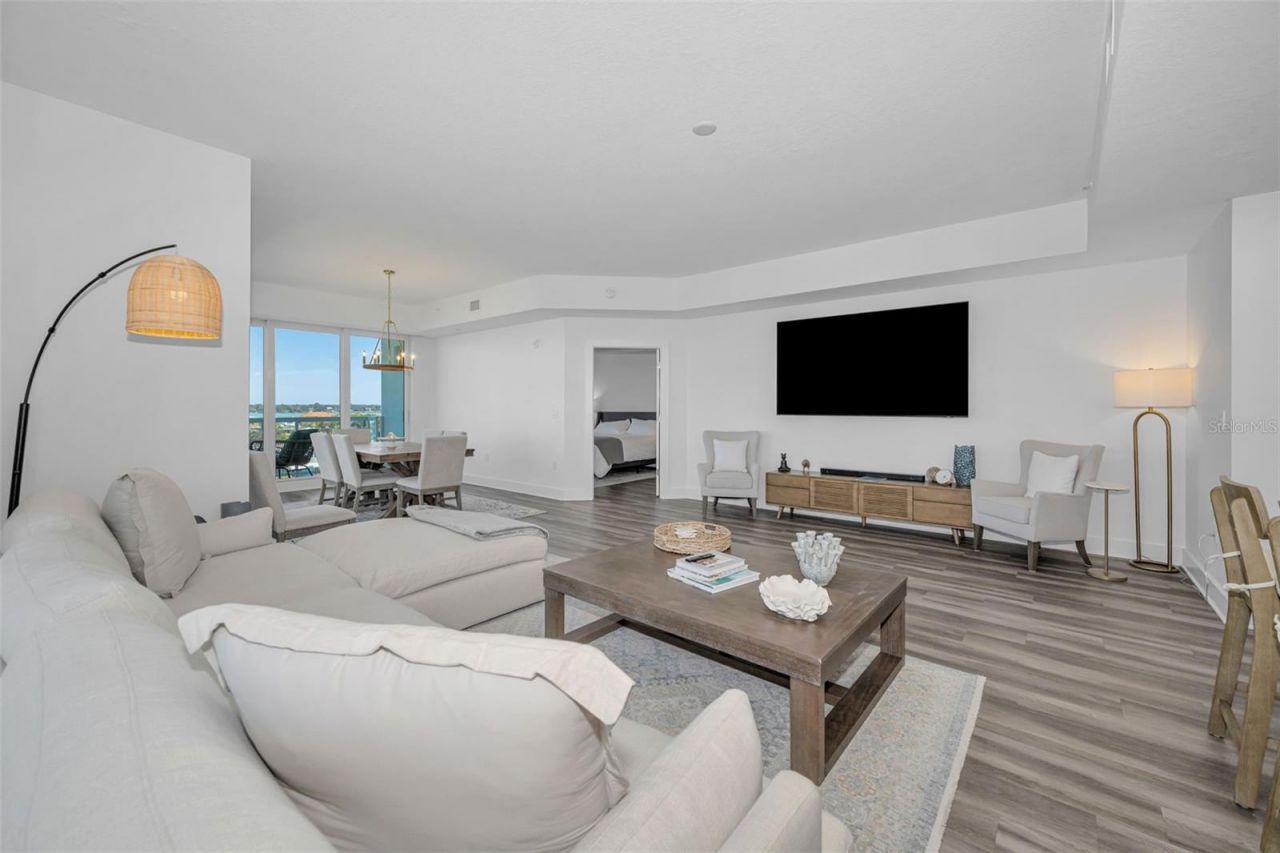 415 Island Way, Unit 509, Clearwater Beach, FL 33767 Photo