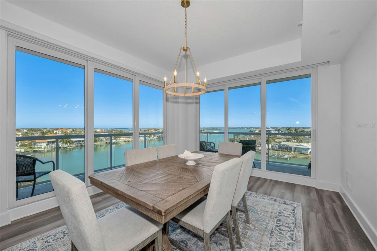 415 Island Way, Unit 509, Clearwater Beach, FL 33767 Photo
