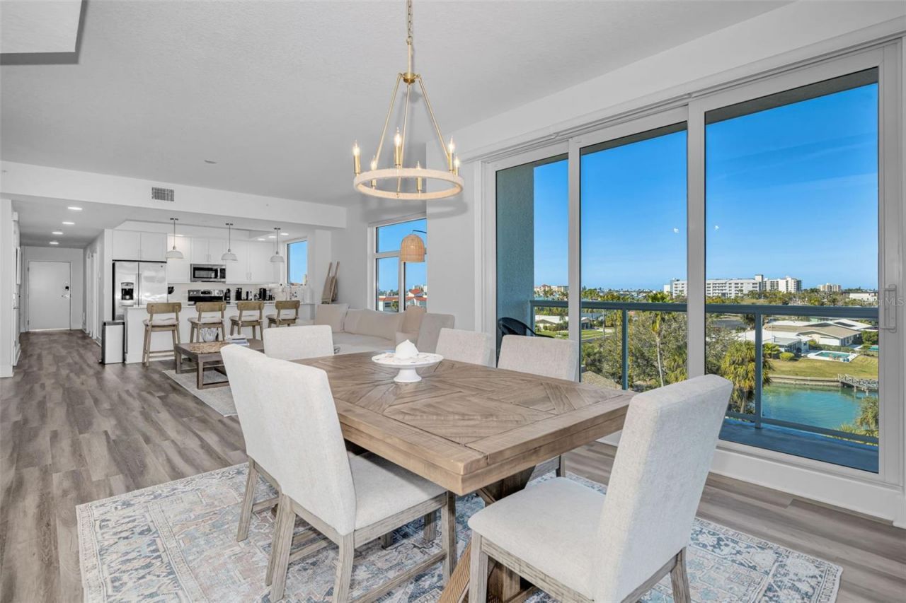 415 Island Way, Unit 509, Clearwater Beach, FL 33767 Photo