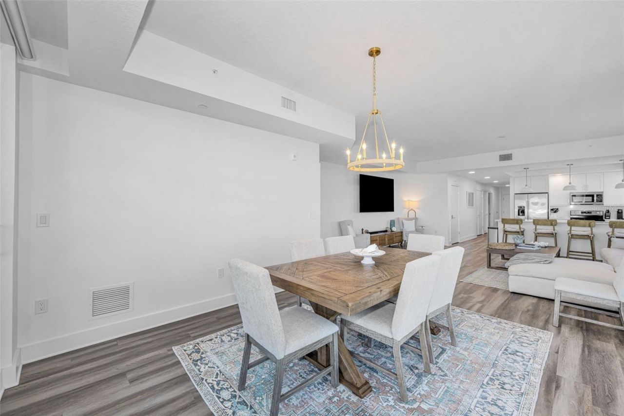 415 Island Way, Unit 509, Clearwater Beach, FL 33767 Photo