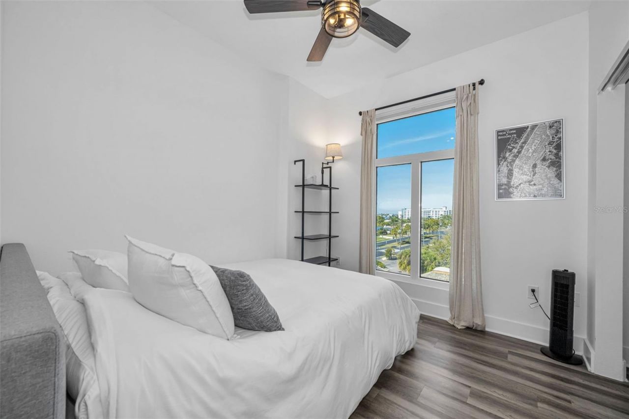 415 Island Way, Unit 509, Clearwater Beach, FL 33767 Photo