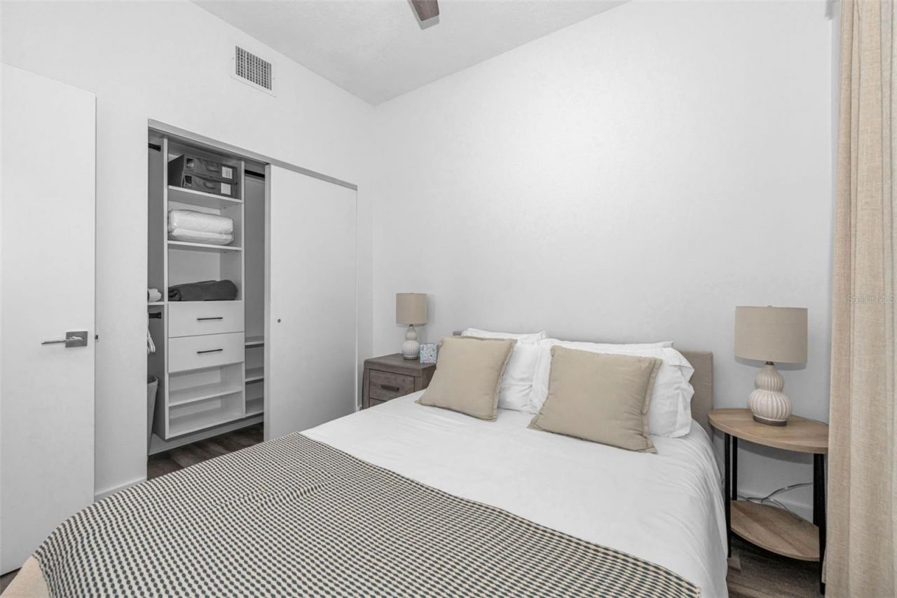 415 Island Way, Unit 509, Clearwater Beach, FL 33767 Photo