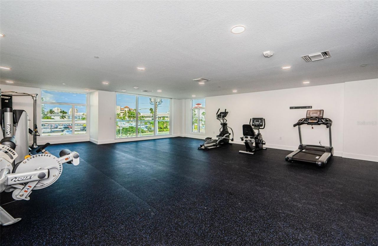 415 Island Way, Unit 509, Clearwater Beach, FL 33767 Photo