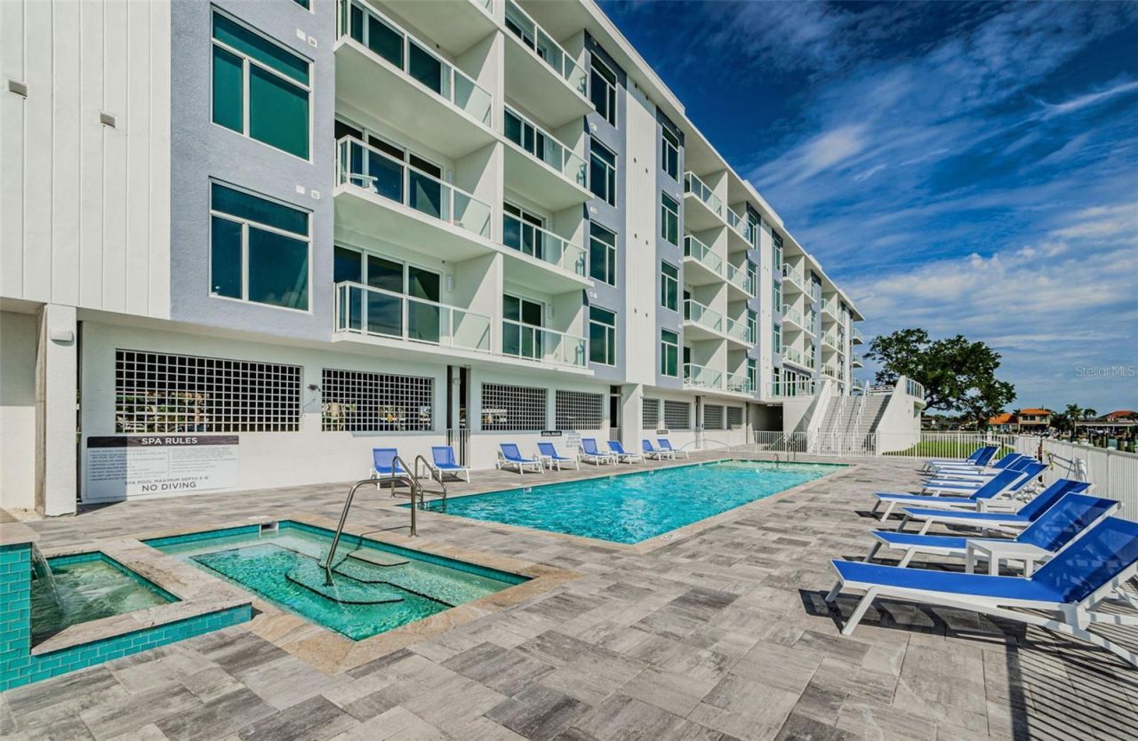 415 Island Way, Unit 509, Clearwater Beach, FL 33767 Photo