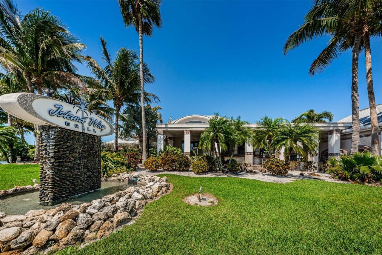 415 Island Way, Unit 509, Clearwater Beach, FL 33767 Photo